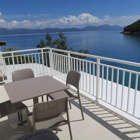 Old Fisherman's House W 3bd, Balcony And Terrace By The Sea Holiday home