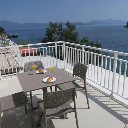 Old Fisherman's House W 3bd, Balcony And Terrace By The Sea * Oskorušno