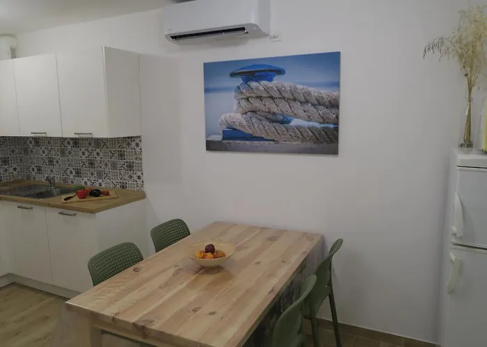 Old Fisherman's House W 3bd, Balcony And Terrace By The Sea