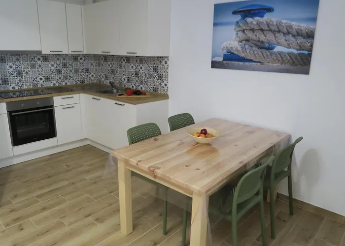 Old Fisherman's House W 3bd, Balcony And Terrace By The Sea Сasa de vacaciones